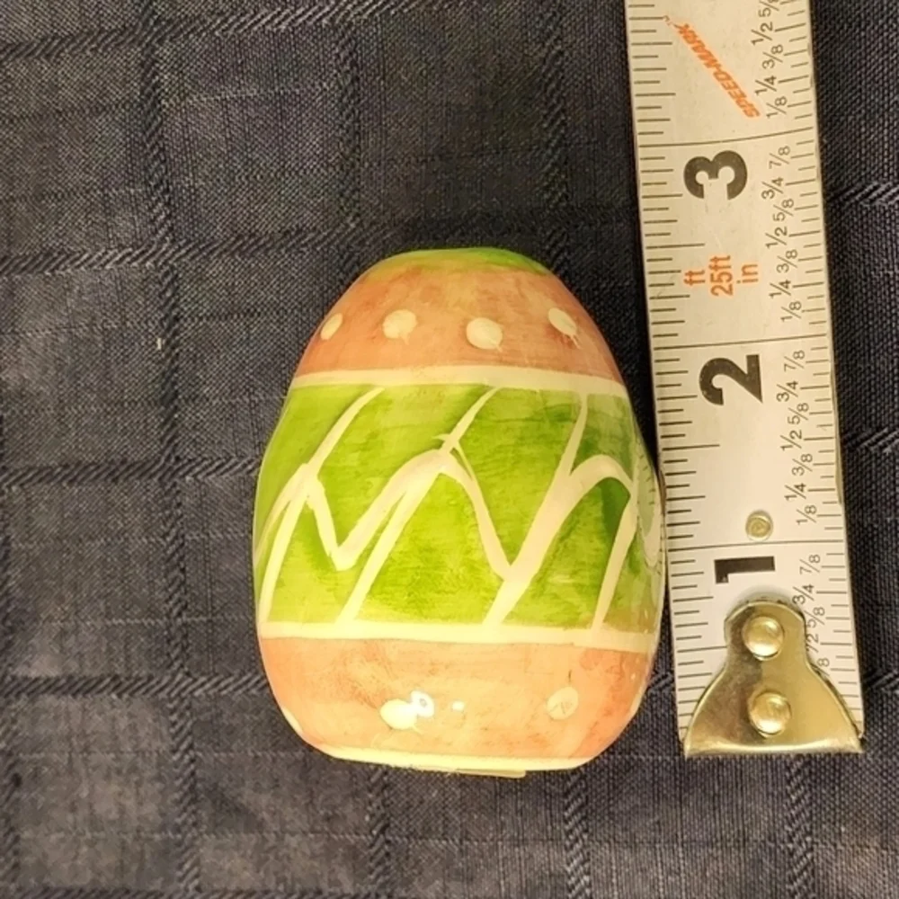 Easter Egg Green And Pink Salt And‎ Pepper Shakers